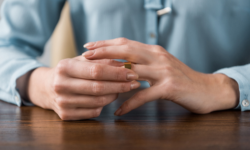 Spouse-Cheated-Blog Contemplating Divorce