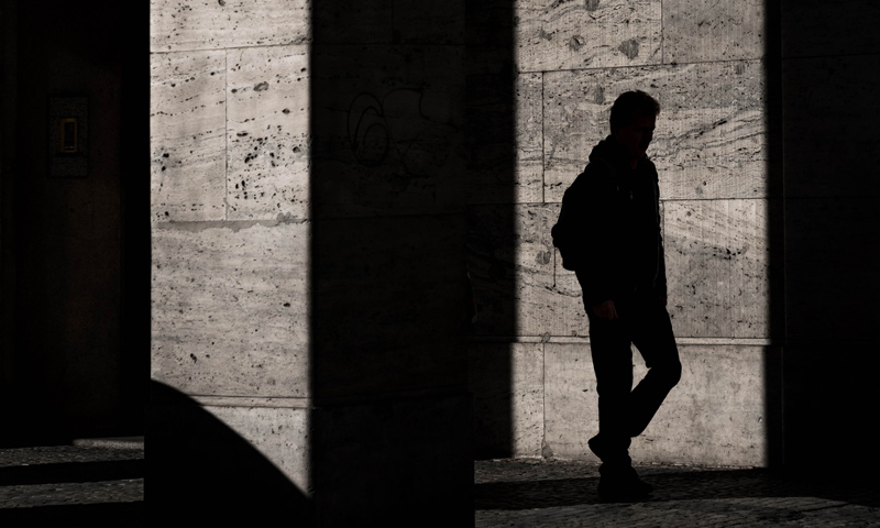 Stalker-Blog Shadow of a man