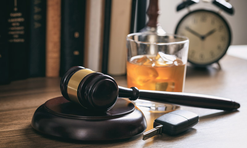 DUI-Lawyer-Blog Legal gavel and alcohol