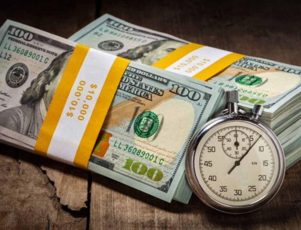 Инвестиционные краткосрочные кредиты. Краткосрочное инвестирование и долгосрочное. Деньги картинки. Краткосрочное инвестирование и долгосрочное. Инвестиции.